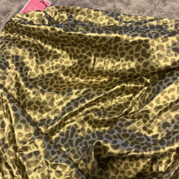 Ruched Side Skirt - Picture 3 of 3